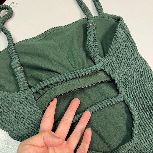 Kona Sol Women’s Green Textured One-Piece Full Seat Coverage Swimsuit Size S - Picture 6 of 8